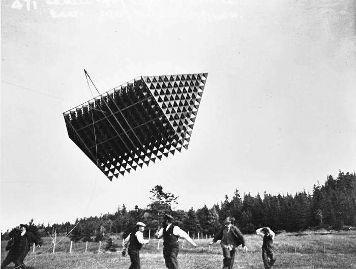 cerf-volant-tetraedrique-histoire-02.jpg